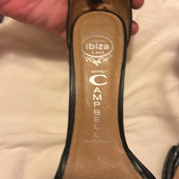 These are Jeffrey Campbell heels in excellent condition. They are a size 9 - Picture 3 of 6